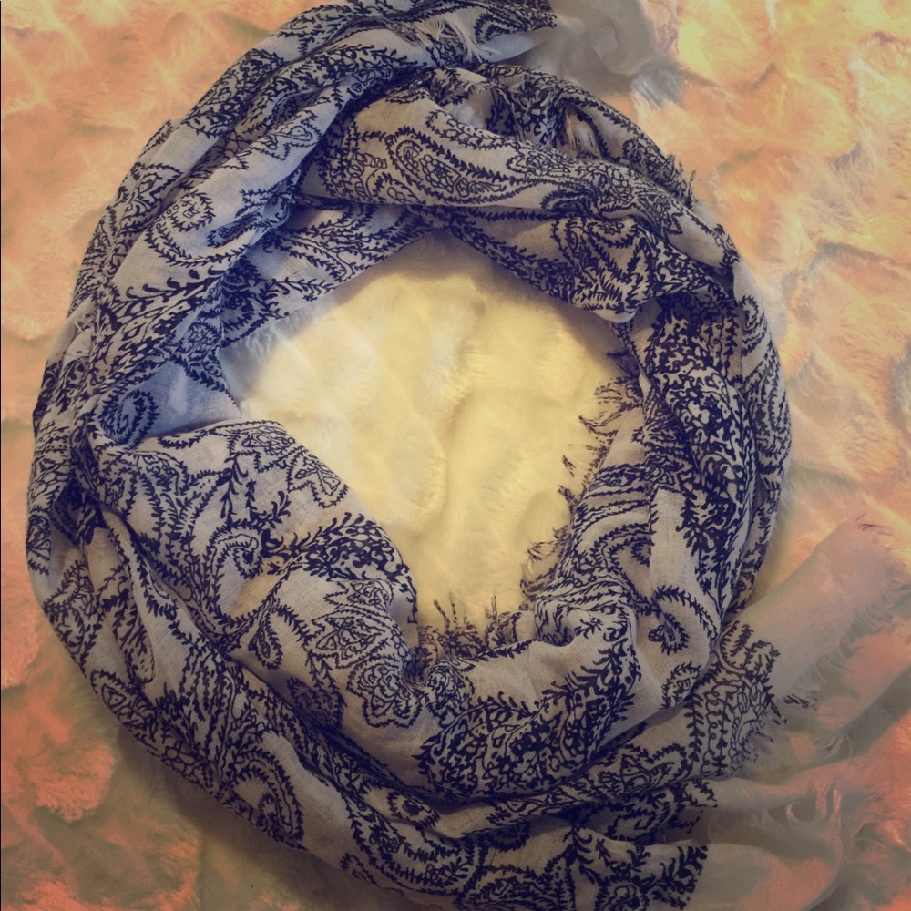 Black and white damask print sheer scarf